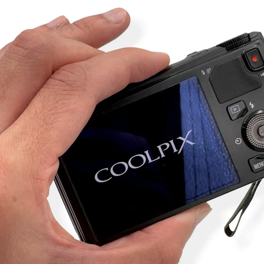 Nikon Coolpix S9400 18MP Digital Camera Black Case & Batteries TESTED WORKING